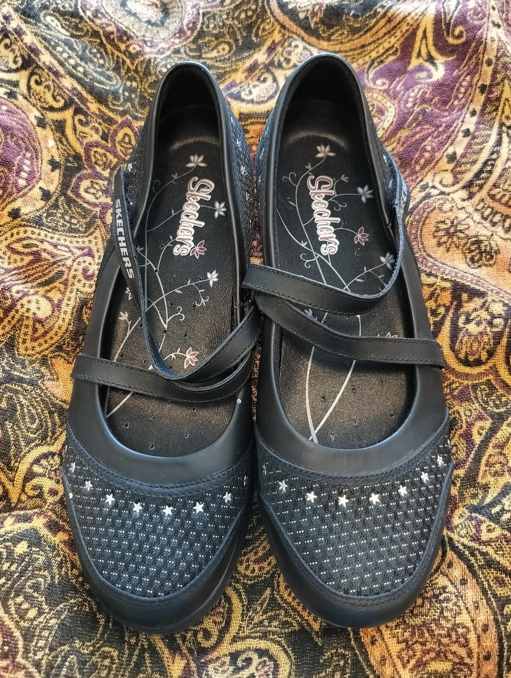Skechers Women's 7.5 Black Mary Jane Flats with Star Embellishments